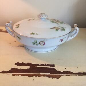 Lynmore Fine China Golden Rose Vintage Covered Casserole - Excellent Condition